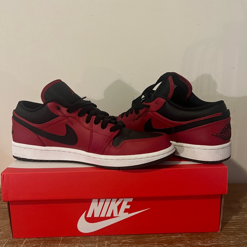 Nike size 8 men